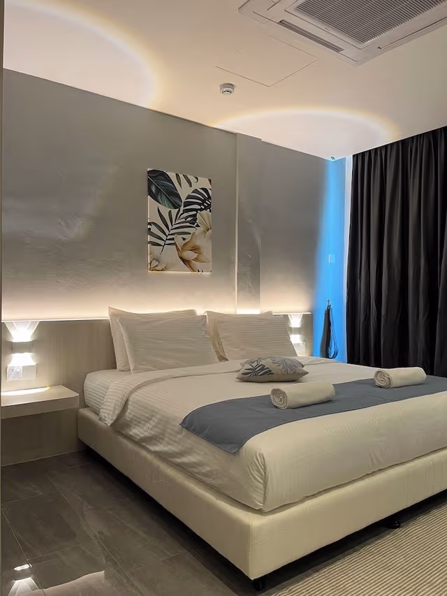 Honeymoon Room