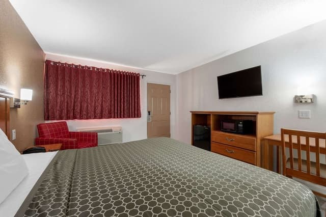 Standard Room, 1 King Bed, Smoking