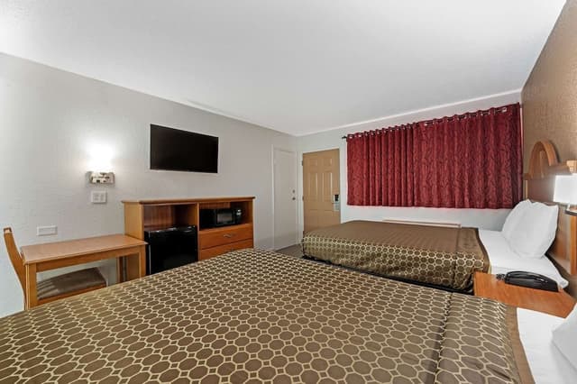 Standard Room, 2 Double Beds, Non Smoking