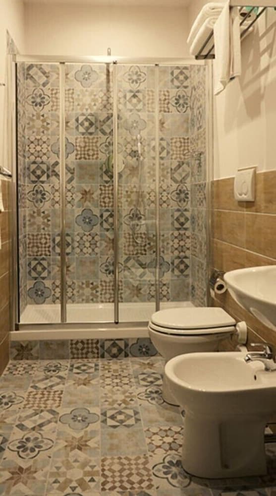 Standard Double Room ( 2 )