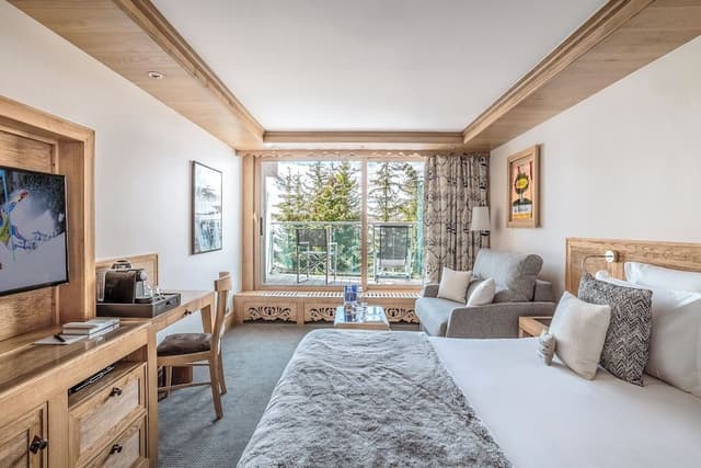 Room (Saulire)