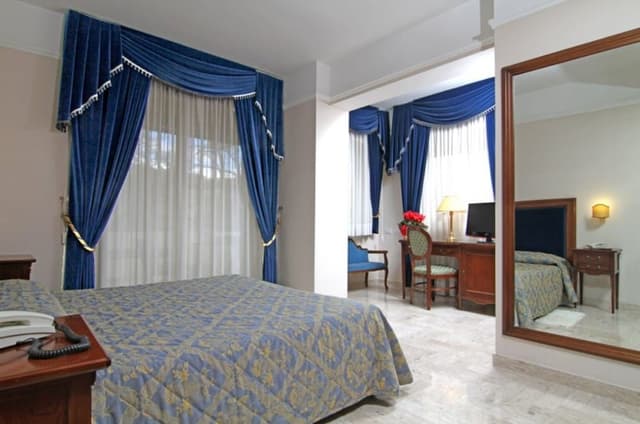Deluxe Suite, Balcony