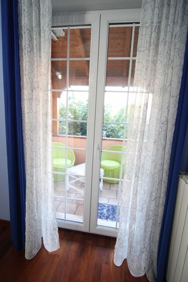 Standard Double Room, 1 Queen Bed, Ensuite, Pool View