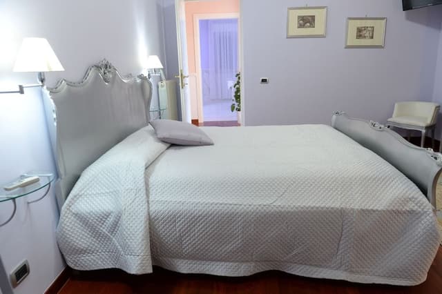 Luxury Suite, 1 King Bed, Bathtub, Park View