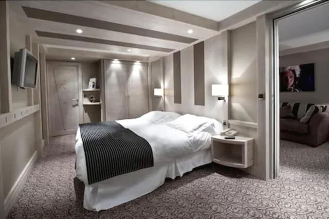 Superior Suite, Balcony (Tenzing)