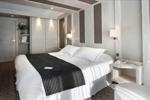 Superior Suite, Balcony (Tenzing)