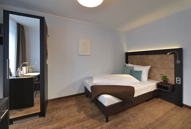 Basic Single Room, 1 Large Twin Bed