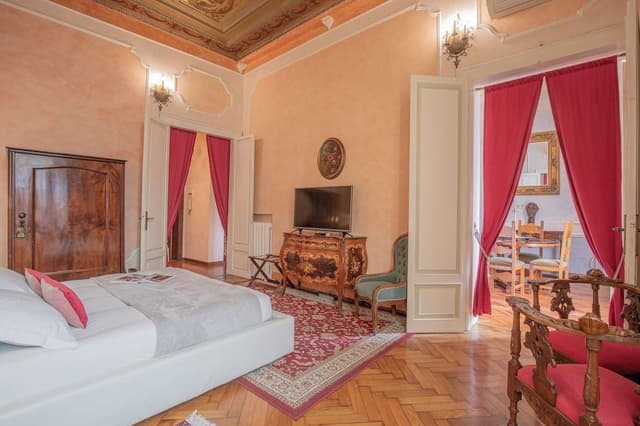 Signature Suite, City View