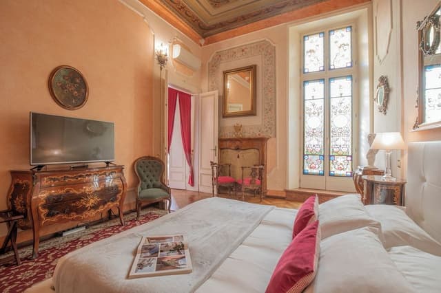 Signature Suite, City View