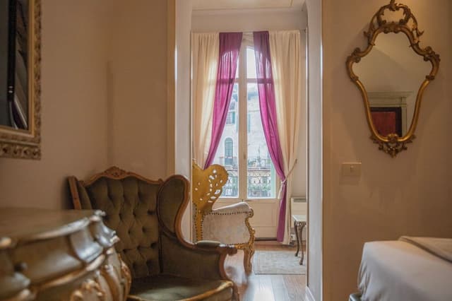Deluxe Suite, City View