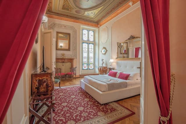 Signature Suite, City View