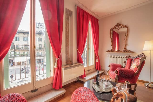 Deluxe Suite, City View