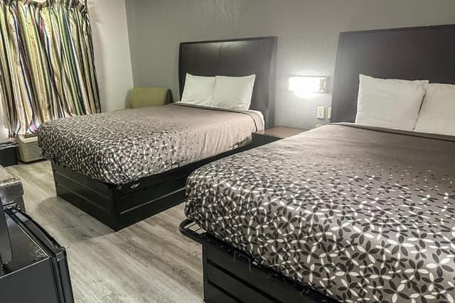 2 Queen Beds Non-Smoking