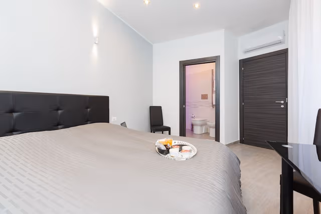 Twin Room, 2 Twin Beds, Non Smoking, Private Bathroom