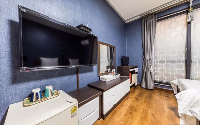 Economy Triple Room, Multiple Beds