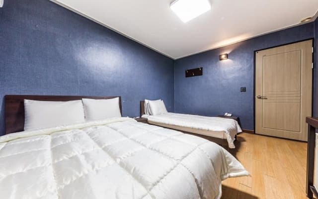 Economy Twin Room, 2 Bedrooms