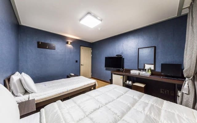 Economy Twin Room, 2 Bedrooms