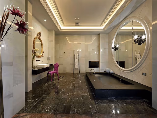 Water Dance Suite in 18:00