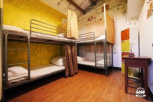 Bunk Bed Room (Shared Bathroom)