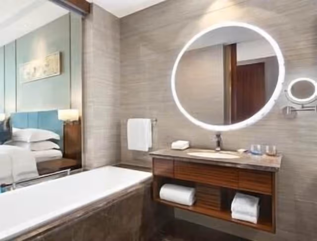 Suite, Multiple Beds, Smoking (1 King & 2 Twin Beds)