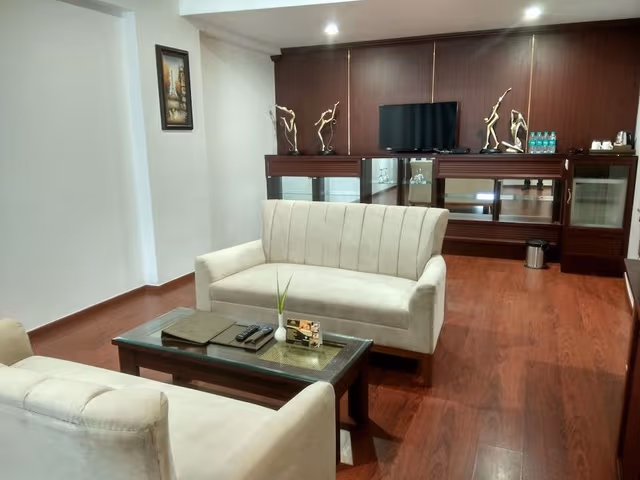 Royal Suite, 1 King Bed, Bathtub, Pool View