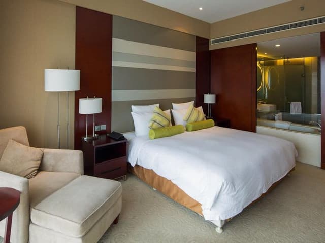 Luxe Room King Bed
