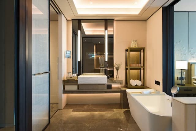 Executive Suite, 1 King Bed, Bay View
