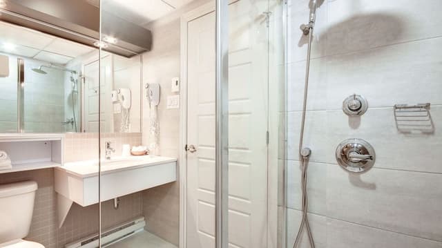 Deluxe Room, 2 Queen Beds, Ground Floor