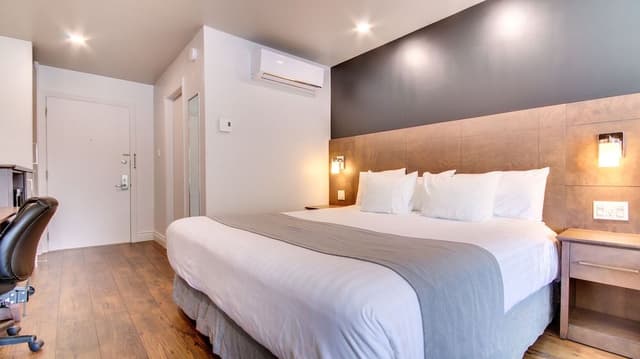 Classic Room, 1 King Bed (1st floor, no elevator)