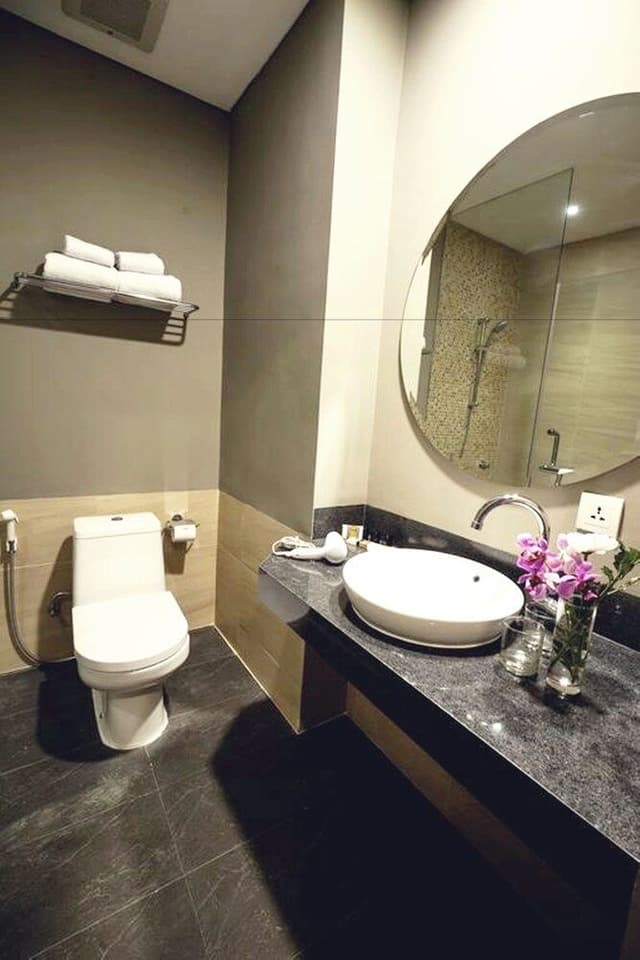 Standard Room, 1 King Bed