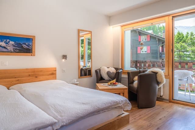 Boutique Studio South wit Matterhorn view