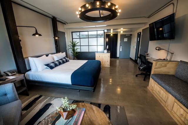 Deluxe Room, 1 King Bed