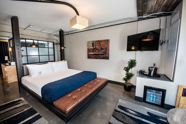 Standard Room, 1 King Bed
