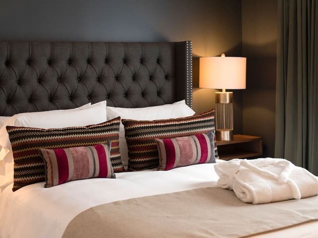 Appart'hotel, 2 chambres, rez-de-jardin