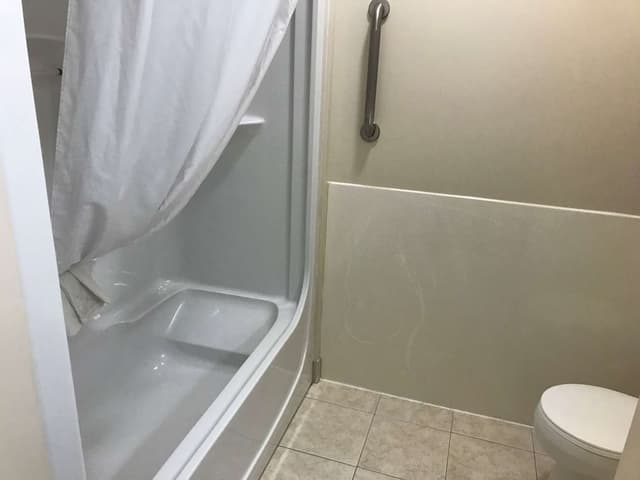 Business Room, 1 Queen Bed, Non Smoking, Refrigerator & Microwave