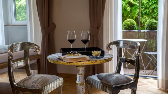 Deluxe Suite, Balcony