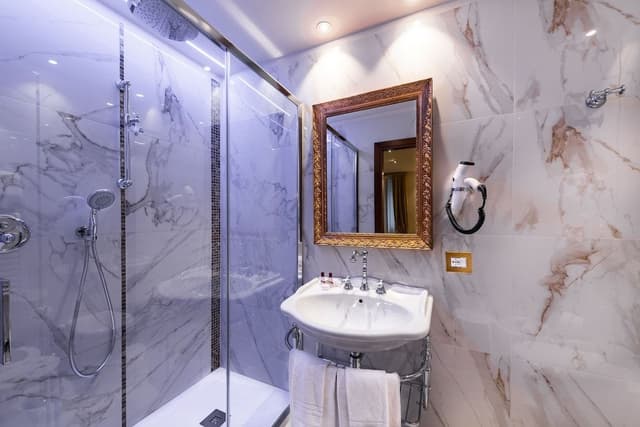 Deluxe Room, City View