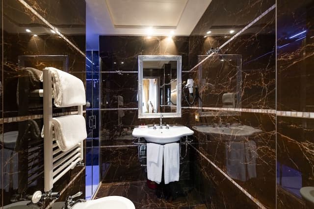 Deluxe Room, City View