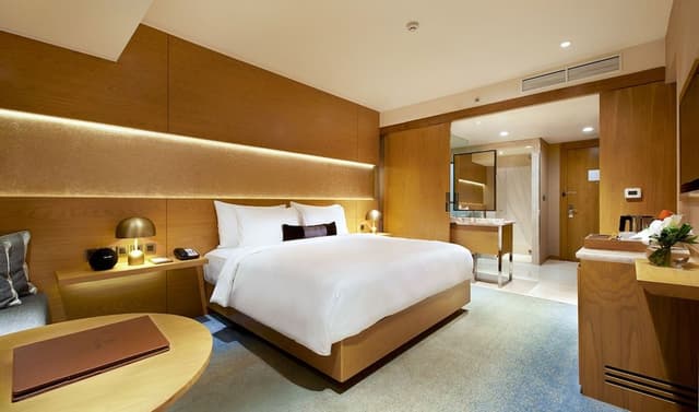 Select King Bed Room, City View
