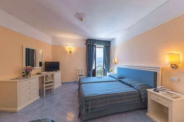 Deluxe Triple Room, Terrace, Sea View