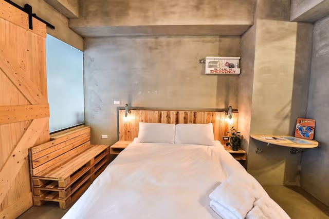 Classic Double Room (with balcony)