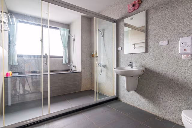 Classic Double Room (with balcony)