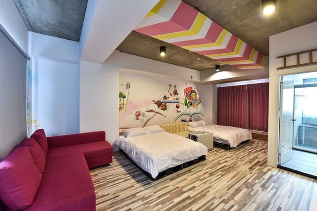 Standard Quadruple Room (with bathtub)