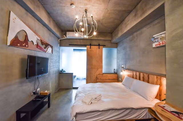 Classic Double Room (with balcony)
