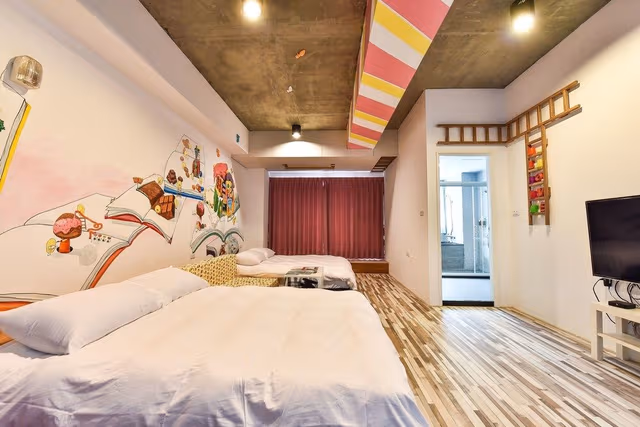 Standard Quadruple Room (with bathtub)