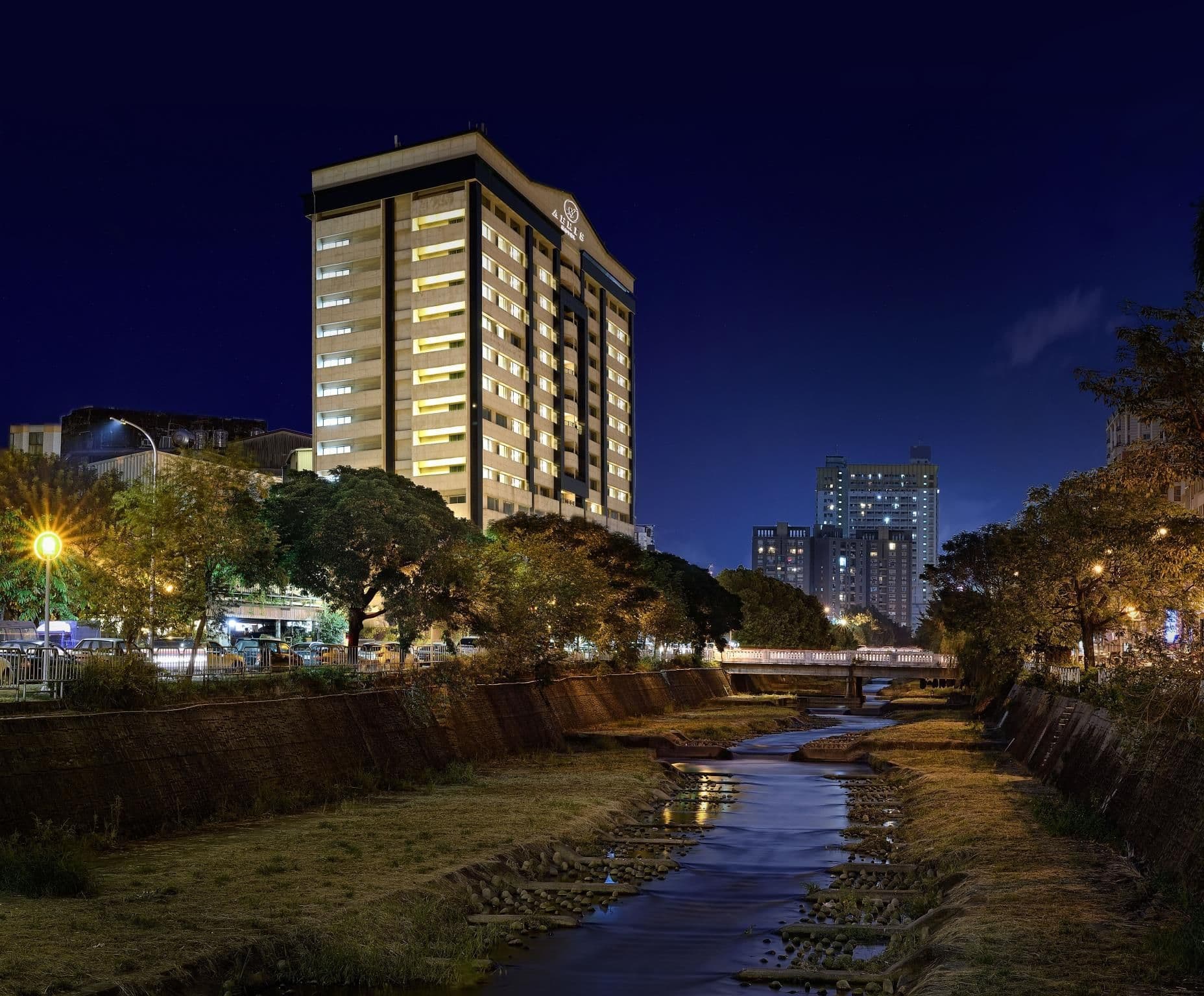 โรงแรมแอริส อินเตอร์เนชั่นแนล