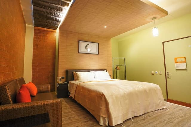 Deluxe Suite (Check-in after 7PM, Must check out at noon next day if stay more than 1 night)