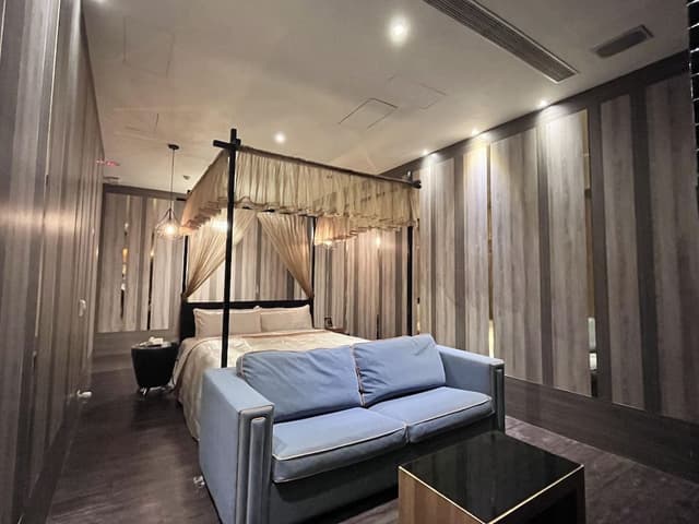 Deluxe Suite (Check-in after 7PM, Must check out at noon next day if stay more than 1 night)
