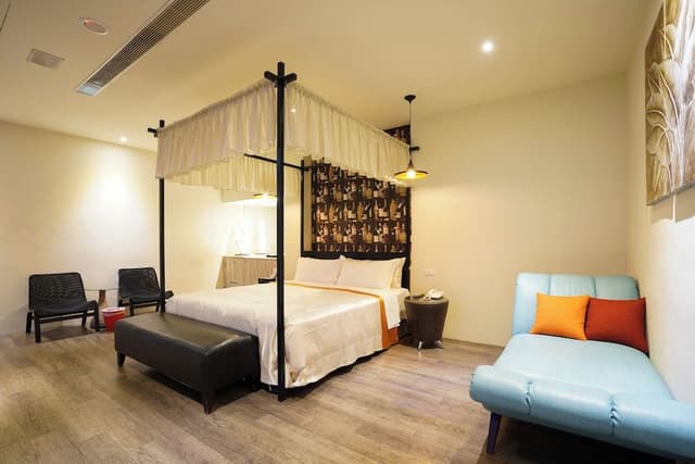 Deluxe Suite (Check-in after 7PM, Must check out at noon next day if stay more than 1 night)