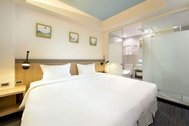 Standard Double Room, No Windows